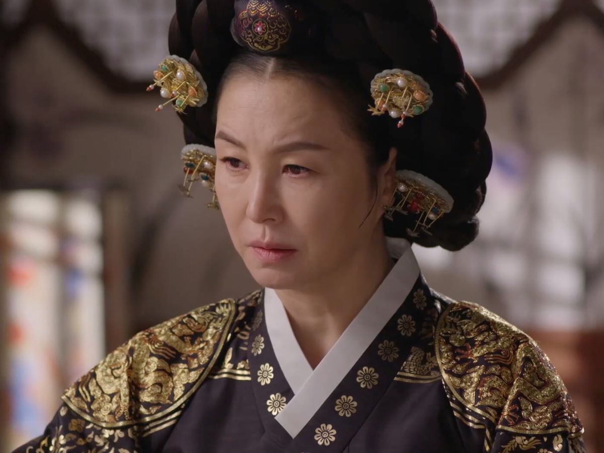 کیم می سو بازیگر نقش ملکه مون جونگ