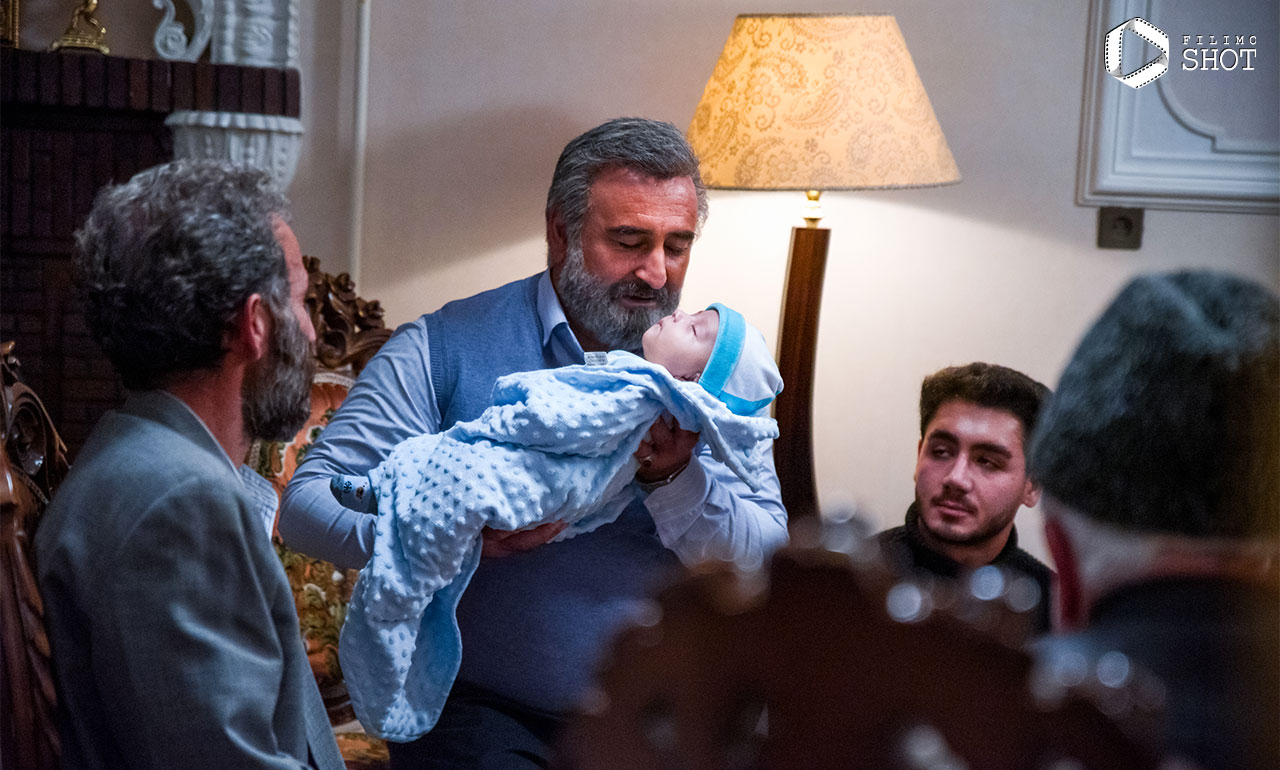 مهران احمدی در فیلم آبی روشن