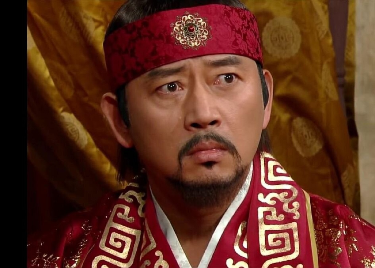 استایل جدید «گوموا، پدر تسو» سریال جومونگ در یک برنامه تلویزیونی